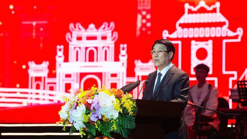 Câu nói về gia đình và sự kết nối bền chặt của tình thân, giống như những mắt xích không thể tách rời trong một sợi dây chuyền